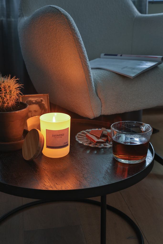 Ukiyo Deluxe Duftkerze mit Bambusdeckel, Jasmin im Glas