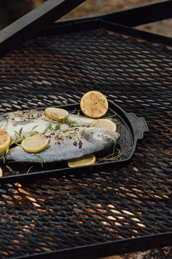 VINGA Monte Ardoise Grillplatte aus Gusseisen, 41 × 23 cm, mit Logo veredelbar