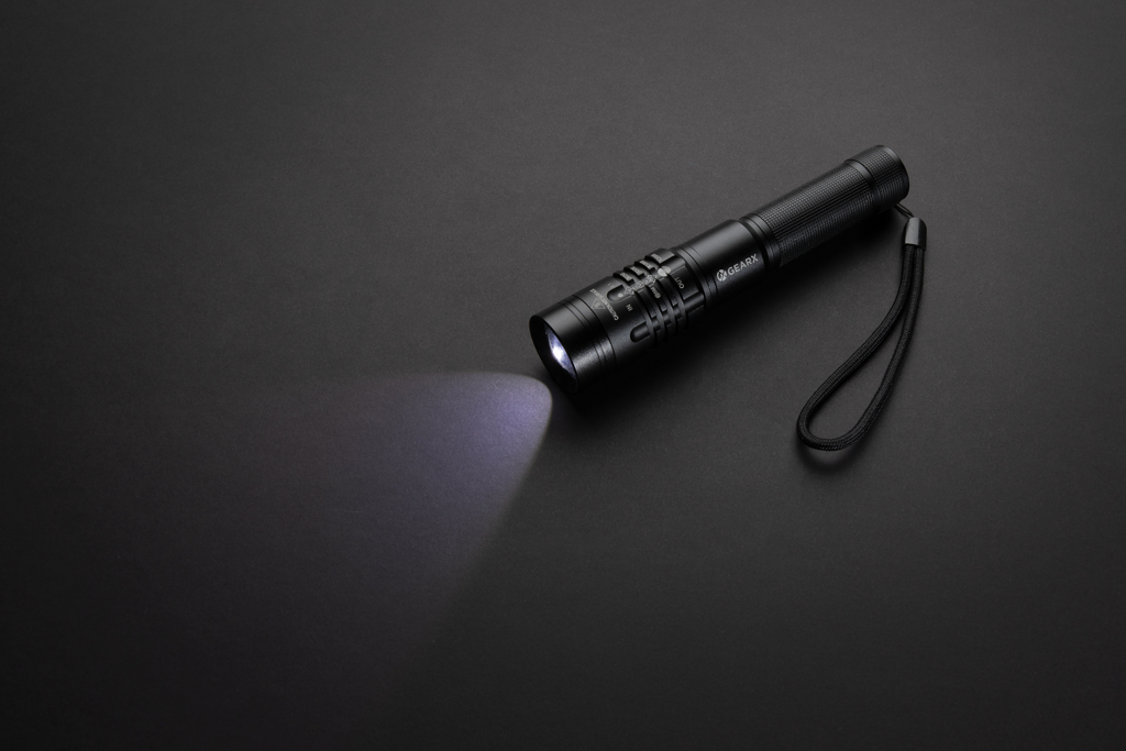 Gear X wiederaufladbare USB-Taschenlampe mit 1000 Lumen — bedruckbar als Werbeartikel Gear X wiederaufladbare USB-Taschenlampe mit 1000 Lumen — bedruckbar als Werbeartikel
