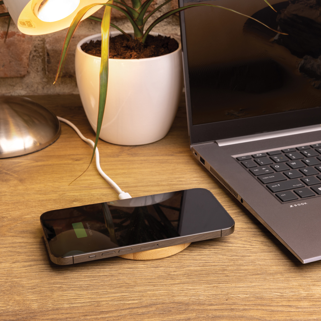 BambooPower 15W Charger – Elegantes Werbegeschenk aus FSC Bambus für Events BambooPower 15W Charger – Elegantes Werbegeschenk aus FSC Bambus für Events