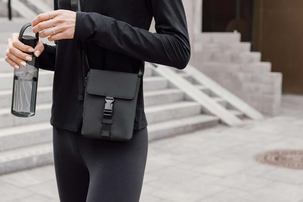 VINGA Baltimore RCS Crossbody-Tasche – recyceltes Polyester, mit Logo veredelbar