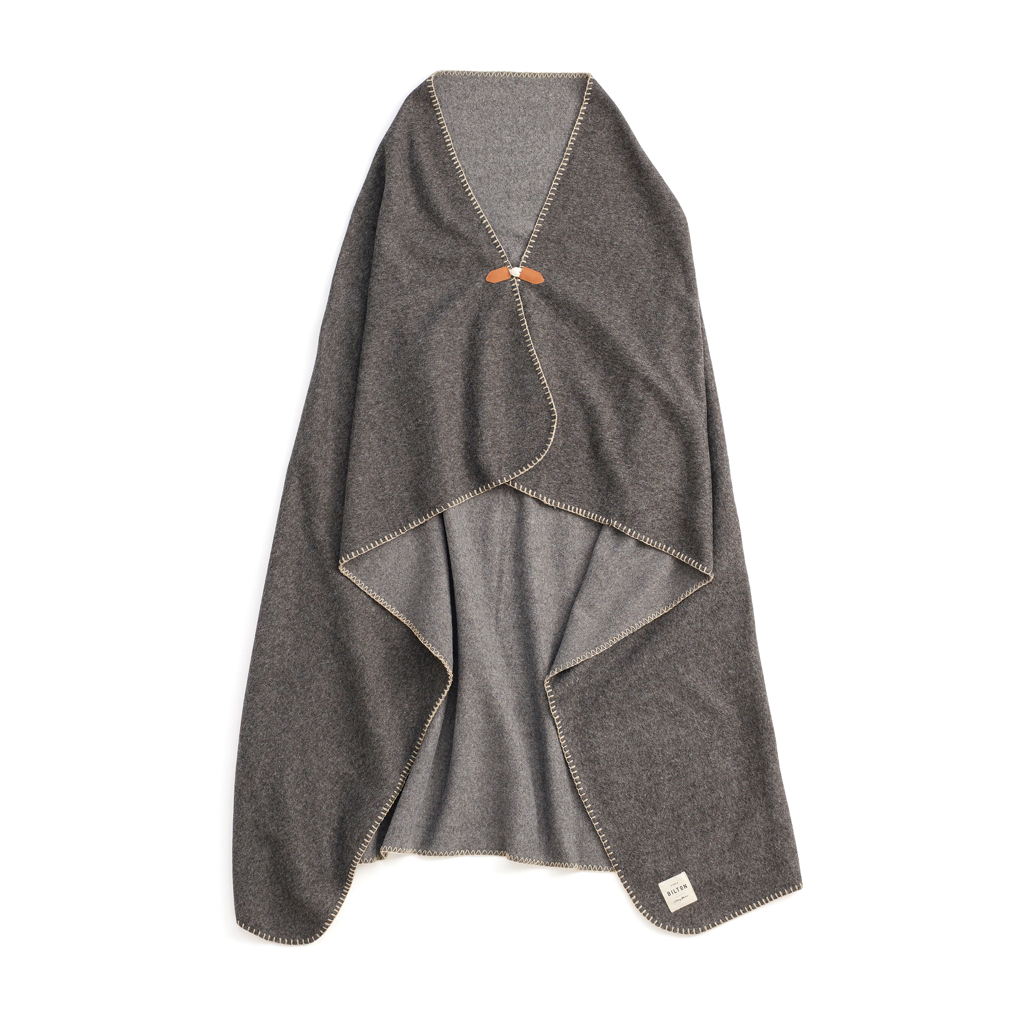 VINGA Bilton Fleecedecke Upcycling 190g/m² mit Stickerei-Veredelung VINGA Bilton Fleecedecke Upcycling 190g/m² mit Stickerei-Veredelung