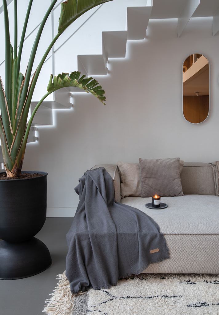 Ukiyo Aware Polylana gewebte Decke 130x150 cm mit Logo-Bestickung