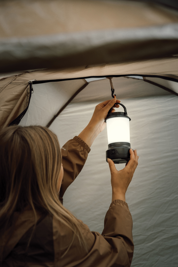 Nordic Drift Everest Bright RCS Campinglaterne mit Handkurbel – mit Logo bedruckbar
