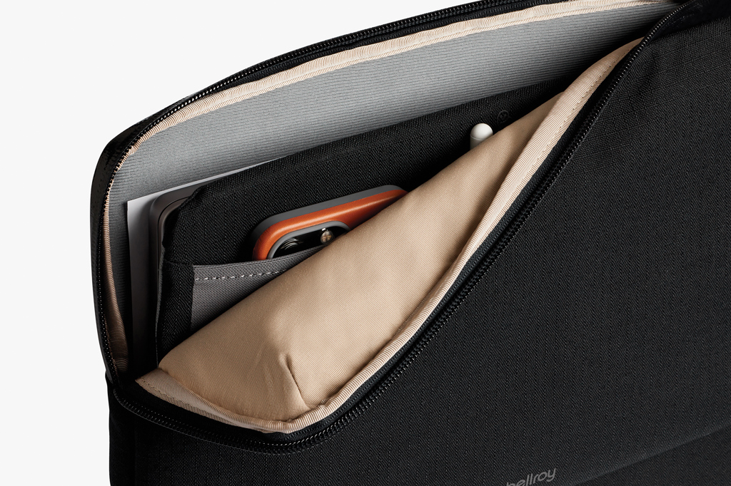 Bellroy Laptop Caddy 16 Zoll – Laptoptasche aus recyceltem PET Bellroy Laptop Caddy 16 Zoll – Laptoptasche aus recyceltem PET