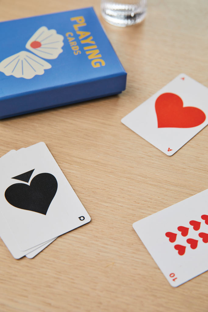 VINGA Spielkarten-Set in Aufbewahrungsbox mit Logodruck VINGA Spielkarten-Set in Aufbewahrungsbox mit Logodruck