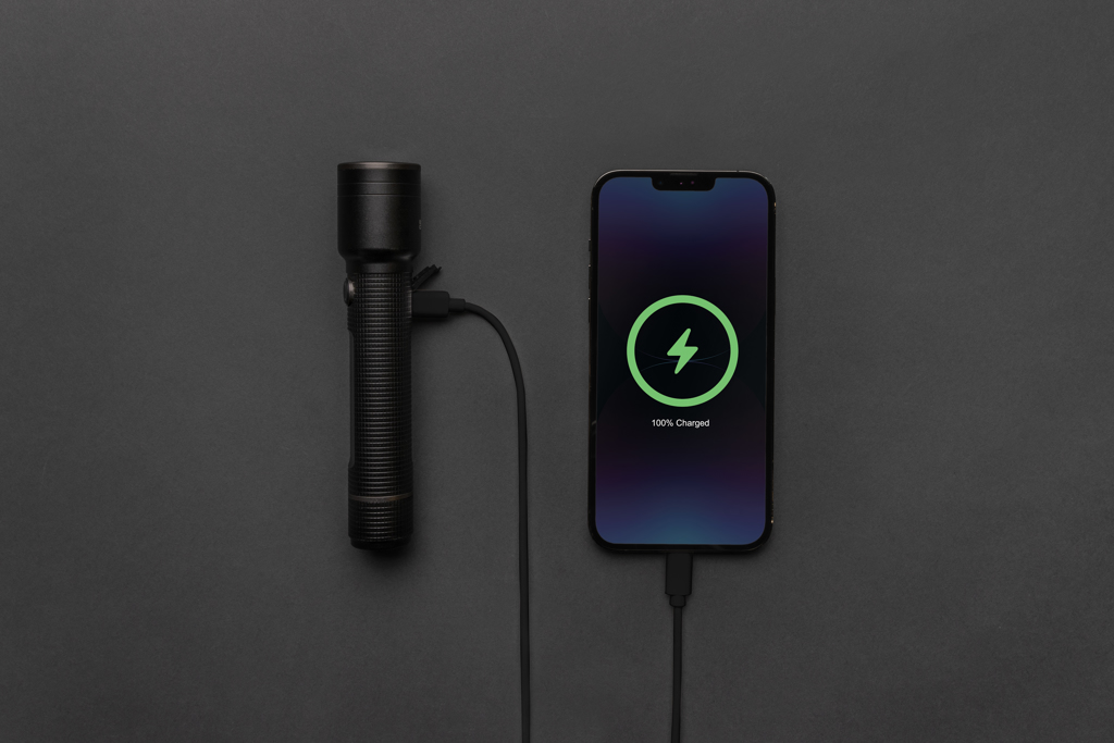 Gear X LED-Taschenlampe RCS-Aluminium 800 Lumen mit USB-C-Akku Gear X LED-Taschenlampe RCS-Aluminium 800 Lumen mit USB-C-Akku