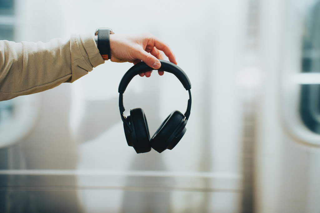 Urban Vitamin Irvine ANC Bluetooth-Kopfhörer, recycelt und reparierbar, mit Logo veredelbar