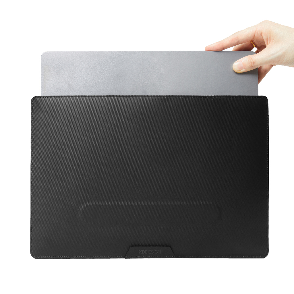 XD Design 14 Zoll Mobile Office Sleeve mit Klapp-Ständer, recyceltes PET