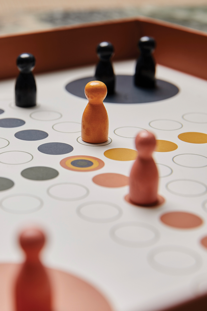 Ludo Holz & Papier – Brettspiel mit Design-Box, braun Ludo Holz & Papier – Brettspiel mit Design-Box, braun