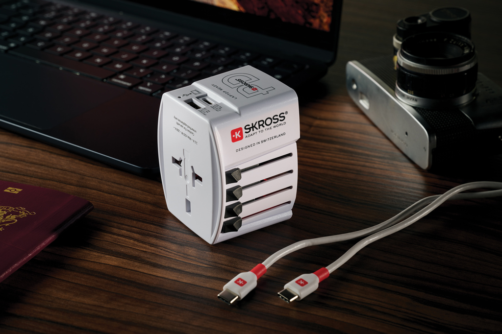 SKROSS 65W Reiseadapter USB‑C PD + USB, Kabel, weiß
