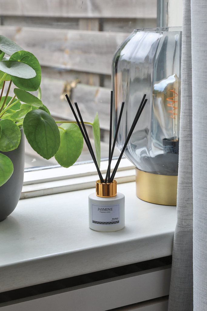 Ukiyo Deluxe Duft-Sticks Jasmin 50 ml im Geschenkkarton Ukiyo Deluxe Duft-Sticks Jasmin 50 ml im Geschenkkarton