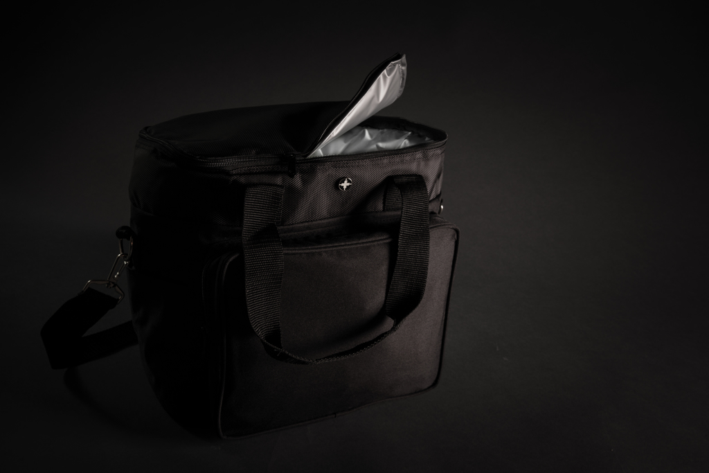 Swiss Peak Kühltasche aus 1680D Polyester für 20 Dosen (mit Logo bedruckbar)