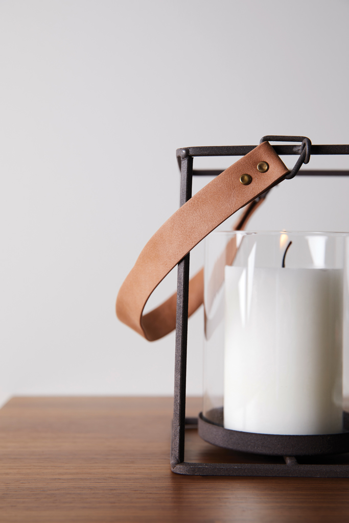 Vinga Montreux Lampe – Industrial-Design aus Eisen, Glas und Kunstleder