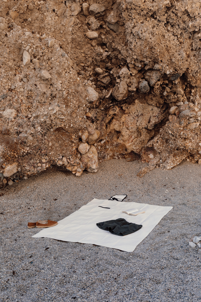 VINGA Volonne AWARE Picknickdecke aus recyceltem Canvas, 130 × 170 cm, mit Tasche, bestickbar
