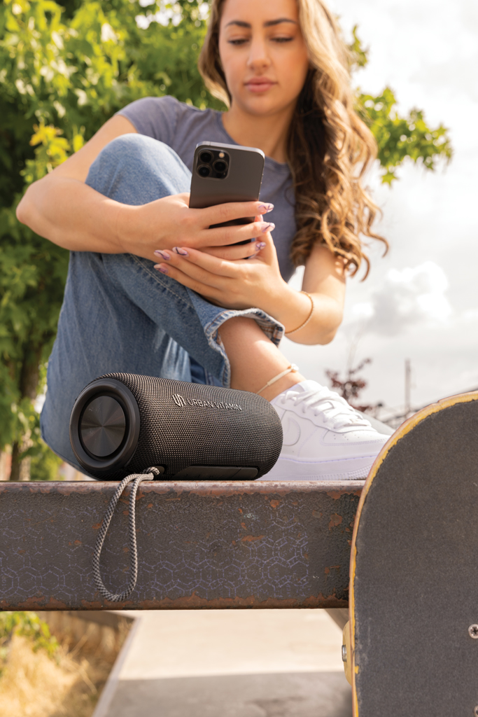 Urban Vitamin Pacific Grove 30W IPX7 Bluetooth-Speaker aus RCS-Recyclingmaterial mit Lasergravur