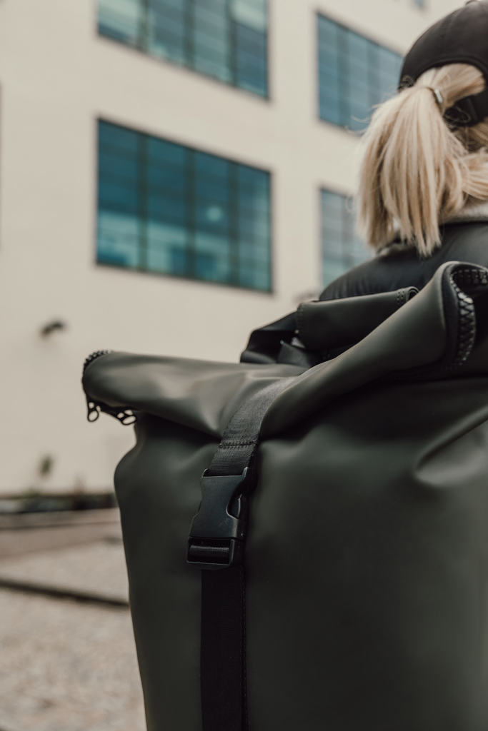 VINGA Baltimore Fahrradtasche mit 17-Zoll-Laptopfach, wandelbar zum Rucksack