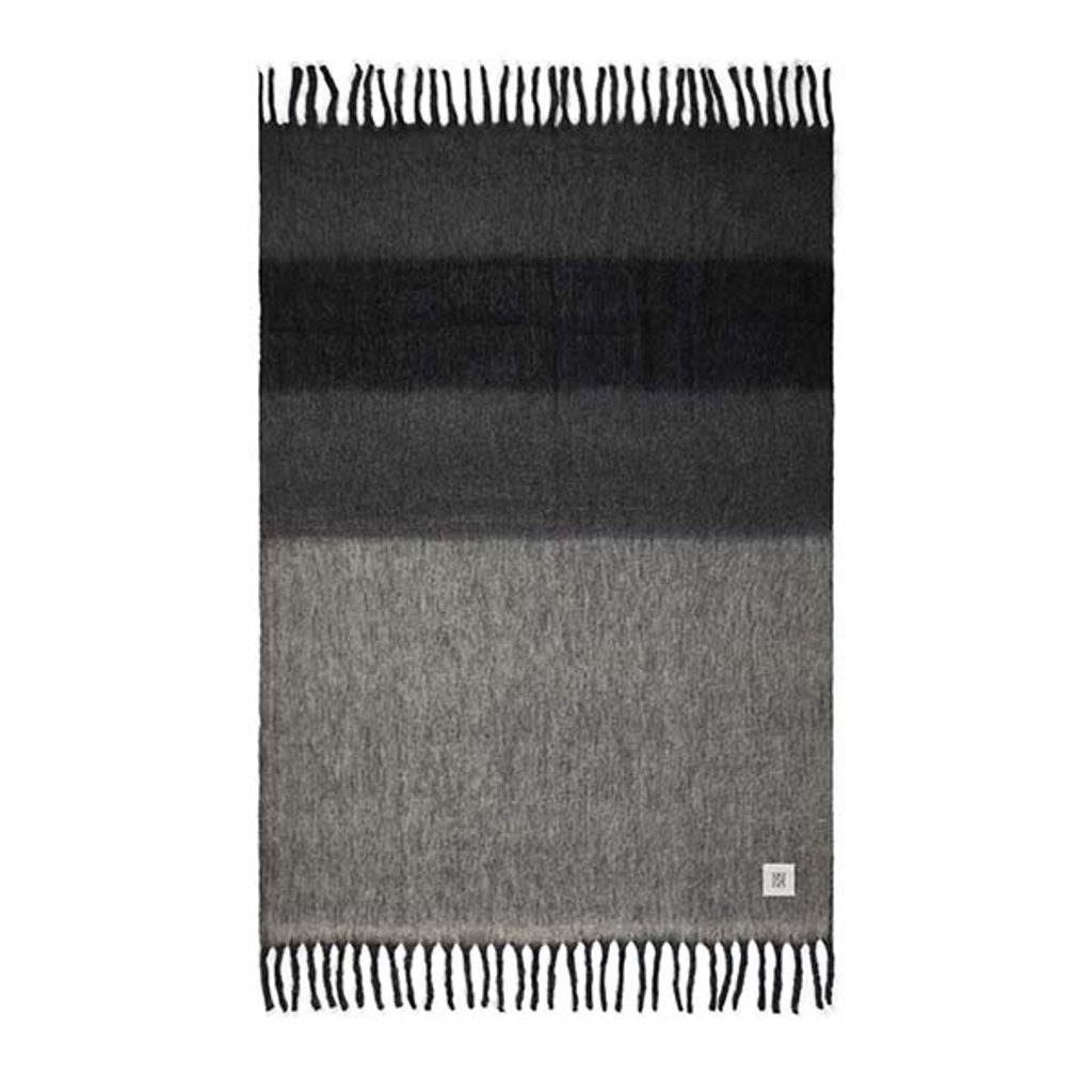 VINGA Saletto Wolldecke 170 × 130 cm, mulesing-frei, mit Kunstlederbadge veredelbar VINGA Saletto Wolldecke 170 × 130 cm, mulesing-frei, mit Kunstlederbadge veredelbar