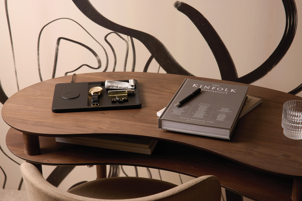 VINGA Timo Wireless Charger 15W mit Ablage aus recyceltem ABS