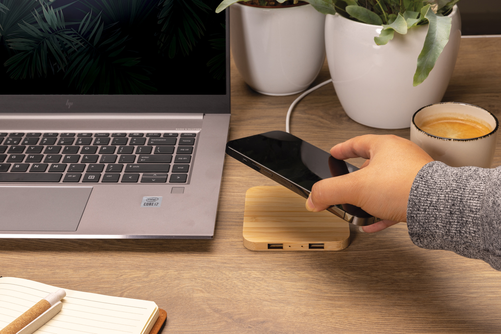 BambooCharge 10W Wireless USB-Ladegerät – Innovatives Werbegeschenk mit Logo