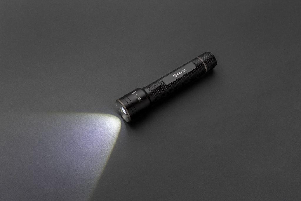Gear X LED-Taschenlampe RCS-Aluminium 800 Lumen mit USB-C-Akku