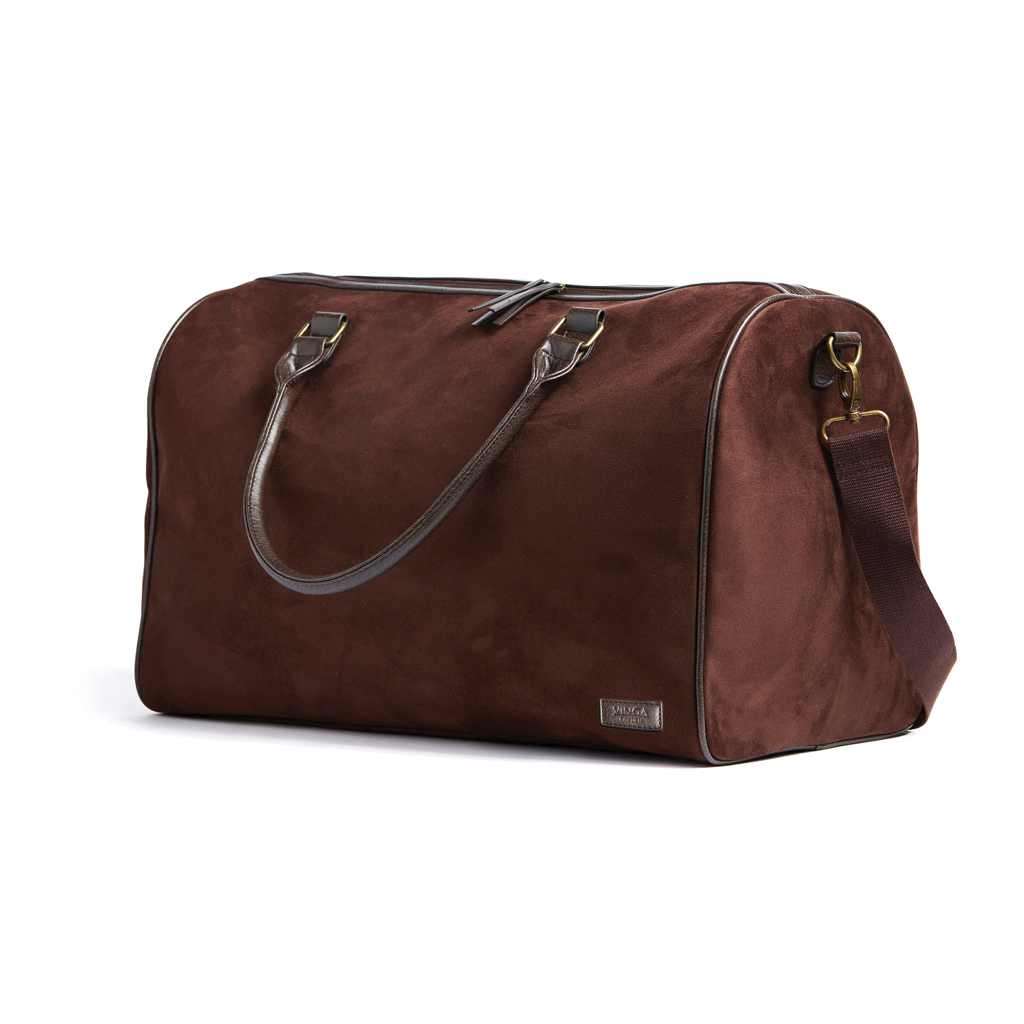 VINGA Hunton Weekendbag in Wildlederoptik mit Messingdetails — bedruckbar