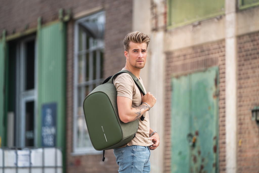 XD Design Bobby Hero Regular Anti-Diebstahl-Rucksack aus rPET mit Logodruck XD Design Bobby Hero Regular Anti-Diebstahl-Rucksack aus rPET mit Logodruck