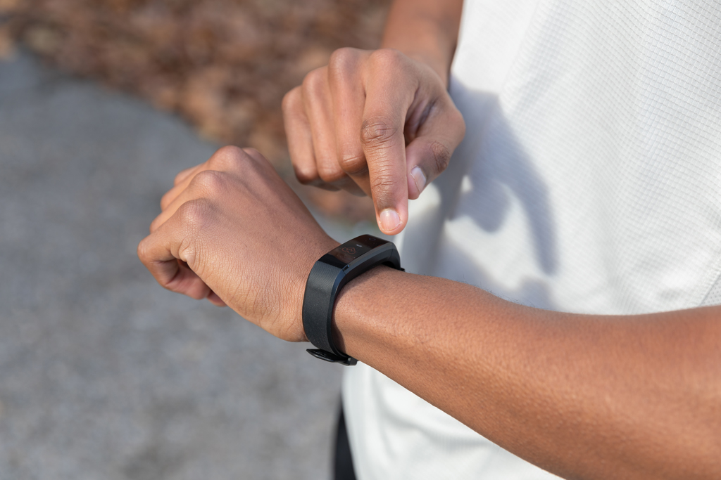XD Collection Sense Fit Tracker aus recyceltem TPU mit Pulsmesser, bedruckbar