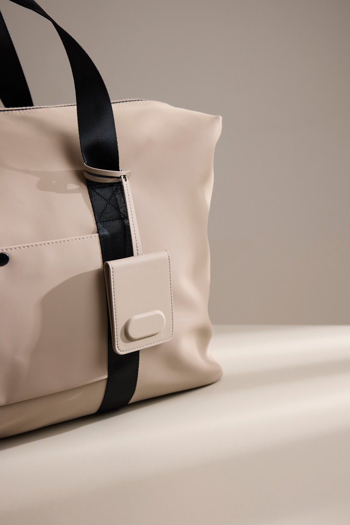 VINGA Baltimore Bluetooth-Kofferanhänger mit Dual-Finder aus RCS-recyceltem ABS VINGA Baltimore Bluetooth-Kofferanhänger mit Dual-Finder aus RCS-recyceltem ABS