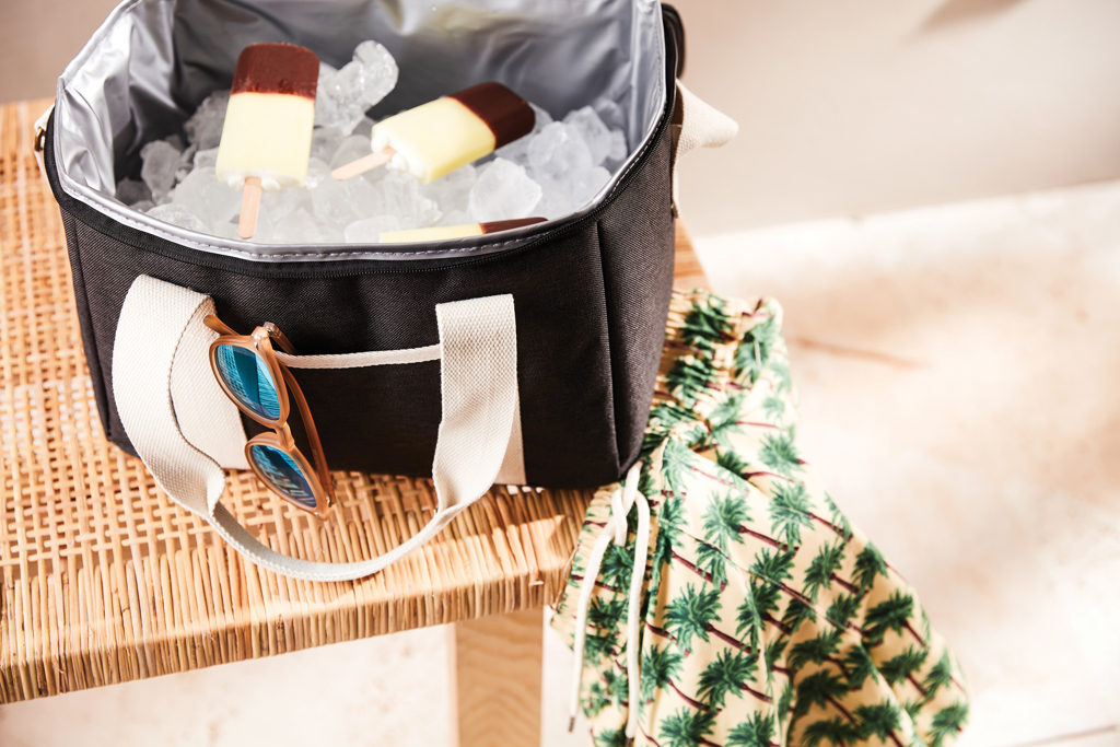 VINGA Sortino City Cooler – Kühltasche aus PET mit PEVA-Polsterung VINGA Sortino City Cooler – Kühltasche aus PET mit PEVA-Polsterung
