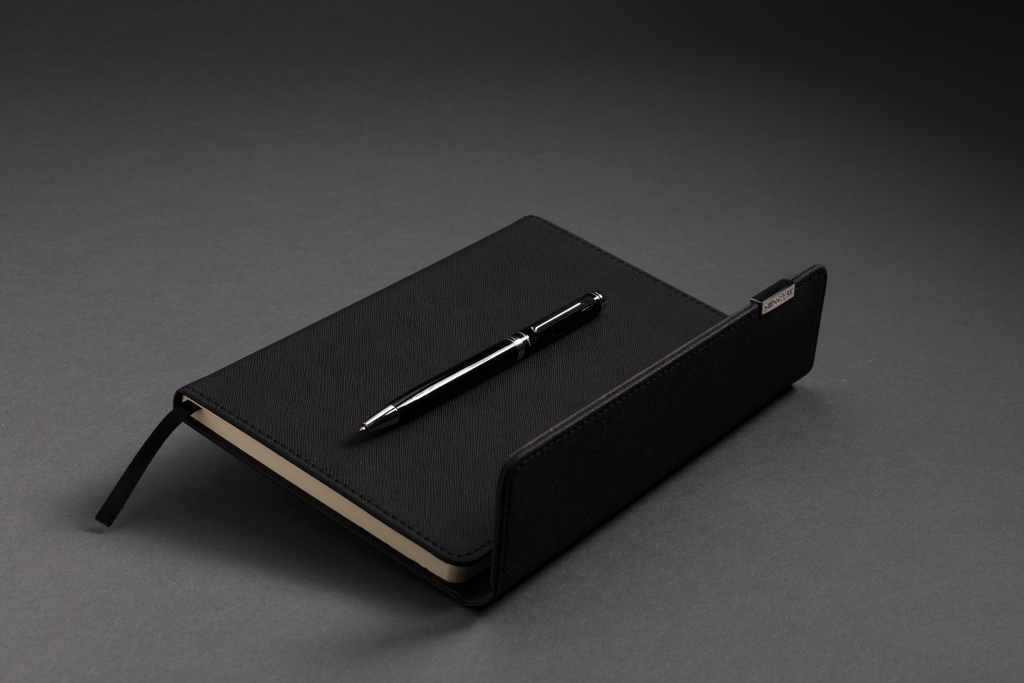 Swiss Peak Deluxe A5 Notizbuch mit Stift (Set, PU-Cover)