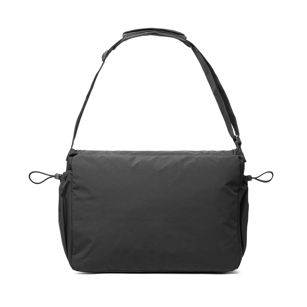 KENTO Urban Messenger Bag 15,6 Zoll aus RCS-recyceltem Nylon KENTO Urban Messenger Bag 15,6 Zoll aus RCS-recyceltem Nylon