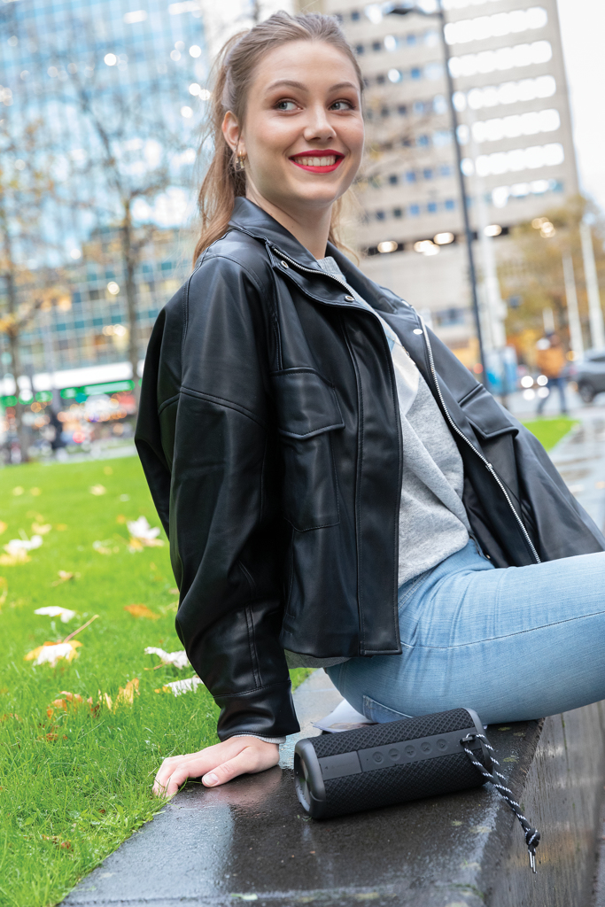 Urban Vitamin Berkeley IPX7 Bluetooth-Lautsprecher 10W mit Lasergravur oder Doming