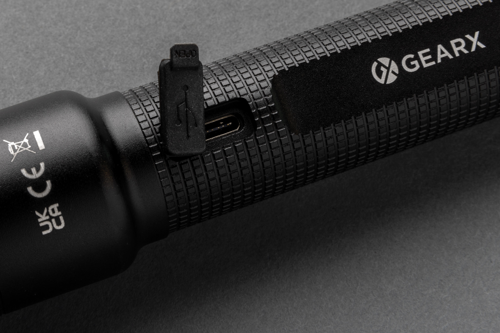 Gear X LED-Taschenlampe RCS-Aluminium 800 Lumen mit USB-C-Akku