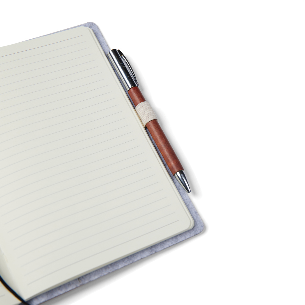 VINGA Albon A5-Notizbuch aus GRS-Recyclingfilz mit Stifthalter
