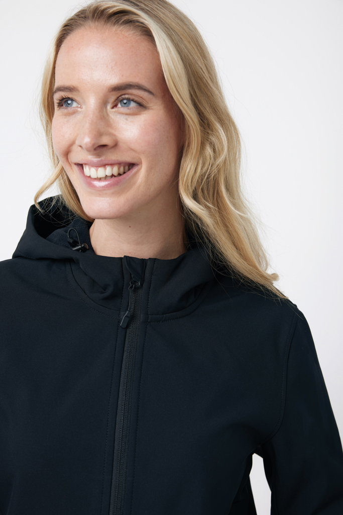 IQONIQ Makalu Damen-Softshelljacke aus recyceltem Polyester mit Logo-Veredelung IQONIQ Makalu Damen-Softshelljacke aus recyceltem Polyester mit Logo-Veredelung