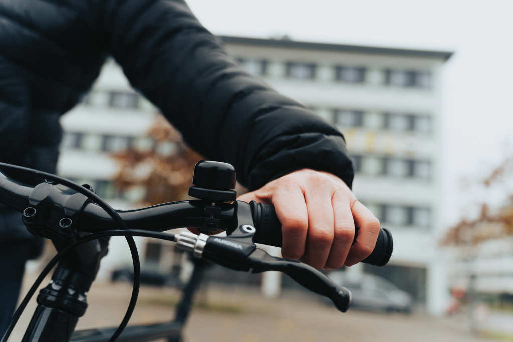 Bikefinder Dual Fahrradklingel mit weltweiter Ortung – Apple Find My und Android Find Hub Bikefinder Dual Fahrradklingel mit weltweiter Ortung – Apple Find My und Android Find Hub