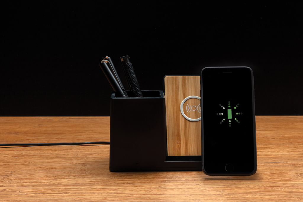 Ontario Wireless Charger 10W mit Stiftehalter aus FSC-Bambus und RCS-ABS Ontario Wireless Charger 10W mit Stiftehalter aus FSC-Bambus und RCS-ABS