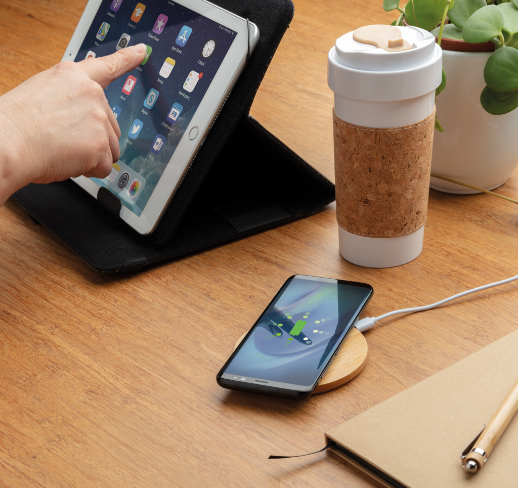 XD Collection Wireless Charger Bambus FSC 5W, rund - mit Logo bedruckbar XD Collection Wireless Charger Bambus FSC 5W, rund - mit Logo bedruckbar