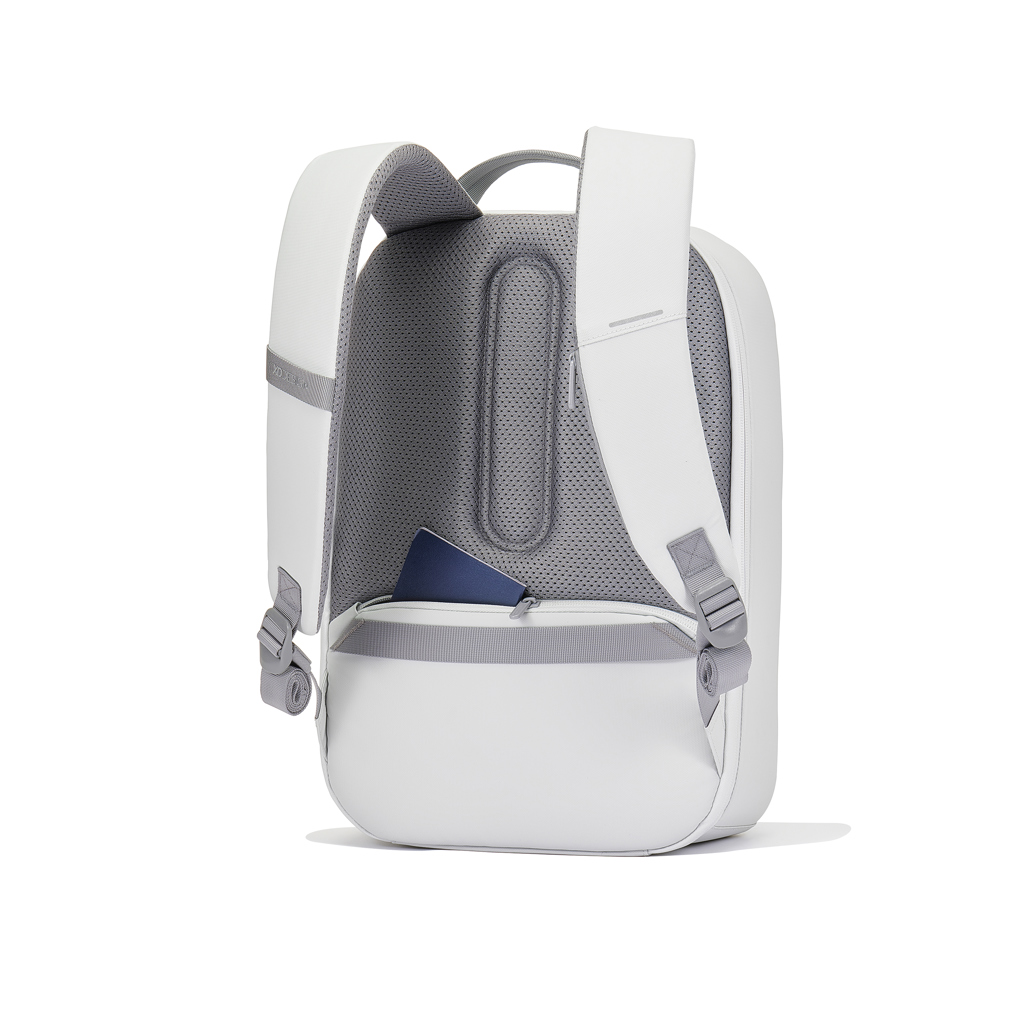 XD Design Bobby Edge Anti-Diebstahl-Rucksack aus R-PET mit RFID-Schutz und Logo-Veredelung