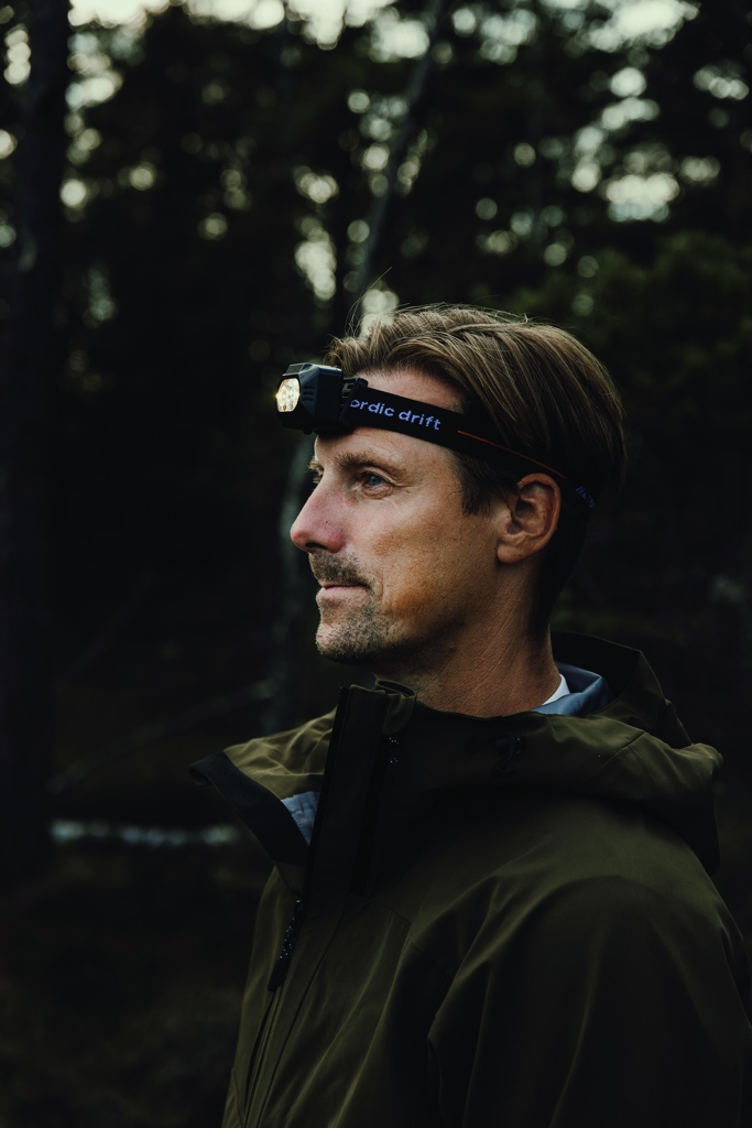 Nordic Drift Everest Akku-Taschenlampe 1.000 Lumen mit Zoom – mit Logo