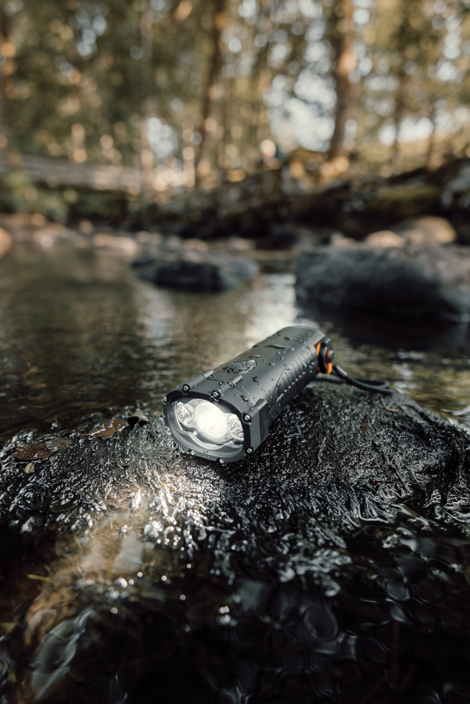 Nordic Drift Everest IPX8 Kurbel-Taschenlampe mit Powerbank, mit Logo bedruckbar