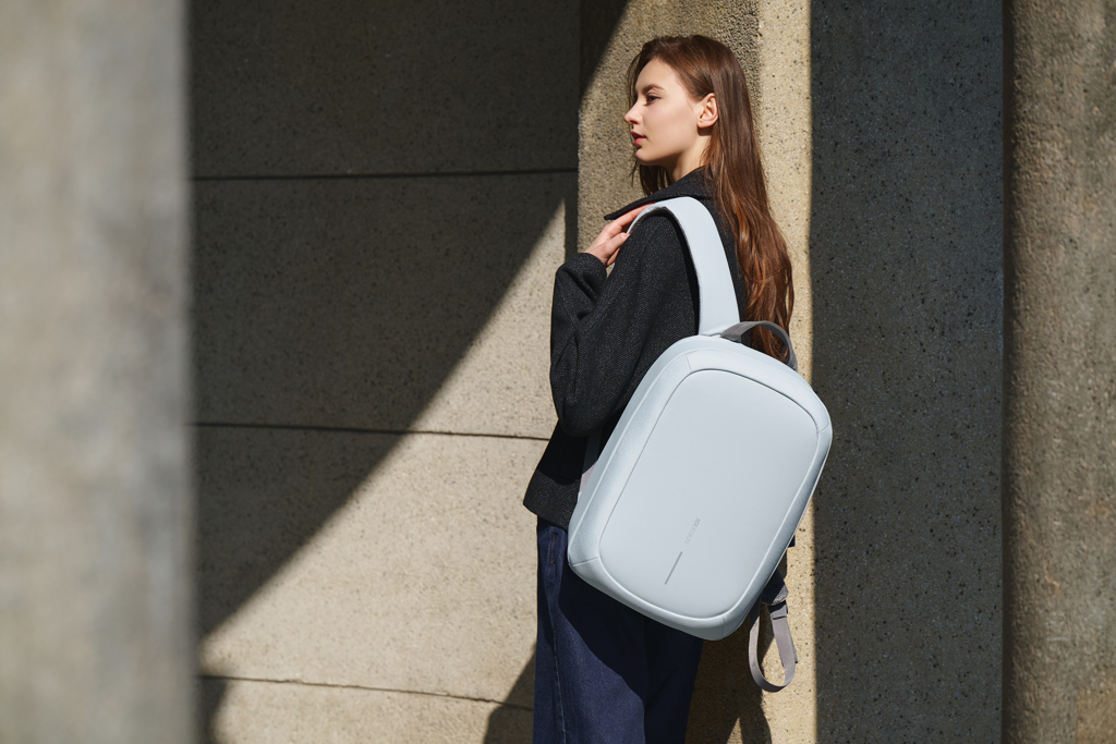 XD Design Bobby Edge Anti-Diebstahl-Rucksack aus R-PET mit RFID-Schutz und Logo-Veredelung XD Design Bobby Edge Anti-Diebstahl-Rucksack aus R-PET mit RFID-Schutz und Logo-Veredelung