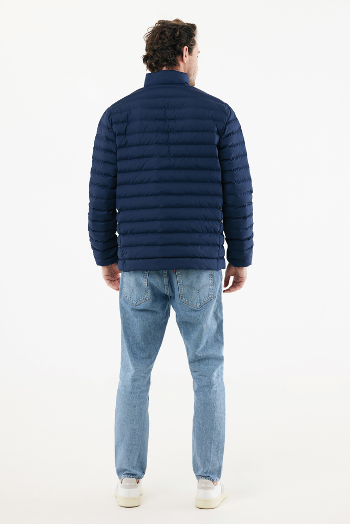 IQONIQ Maiko Herren Steppjacke aus 100% recyceltem Polyester