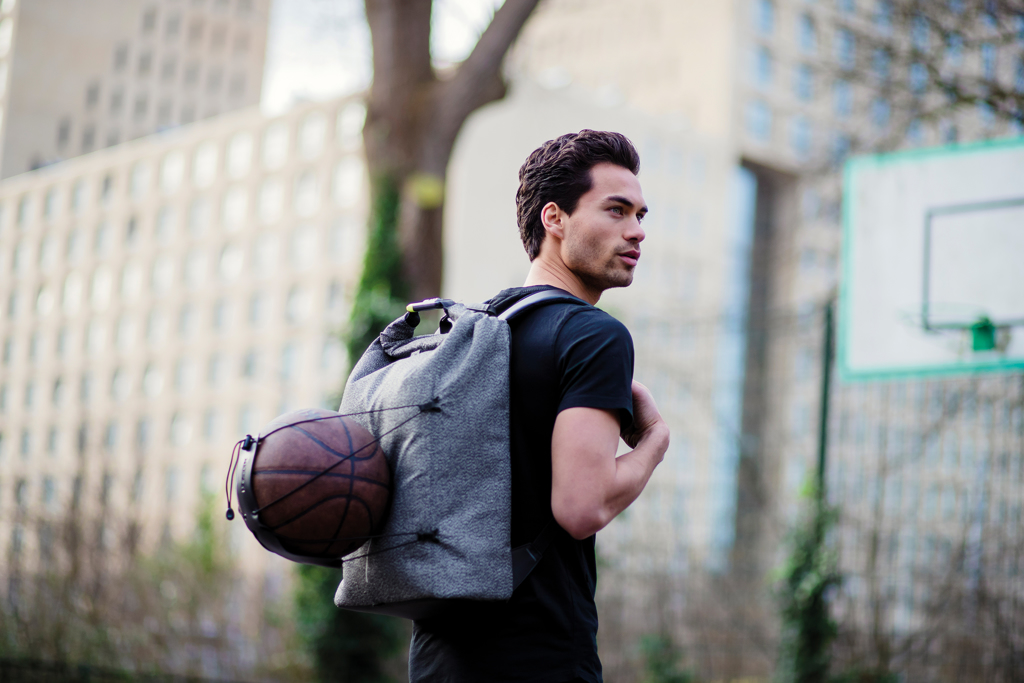 XD Design Urban Anti-Diebstahl-Rucksack – schnitthemmend, mit 15,6-Zoll-Laptopfach und Zahlenschloss