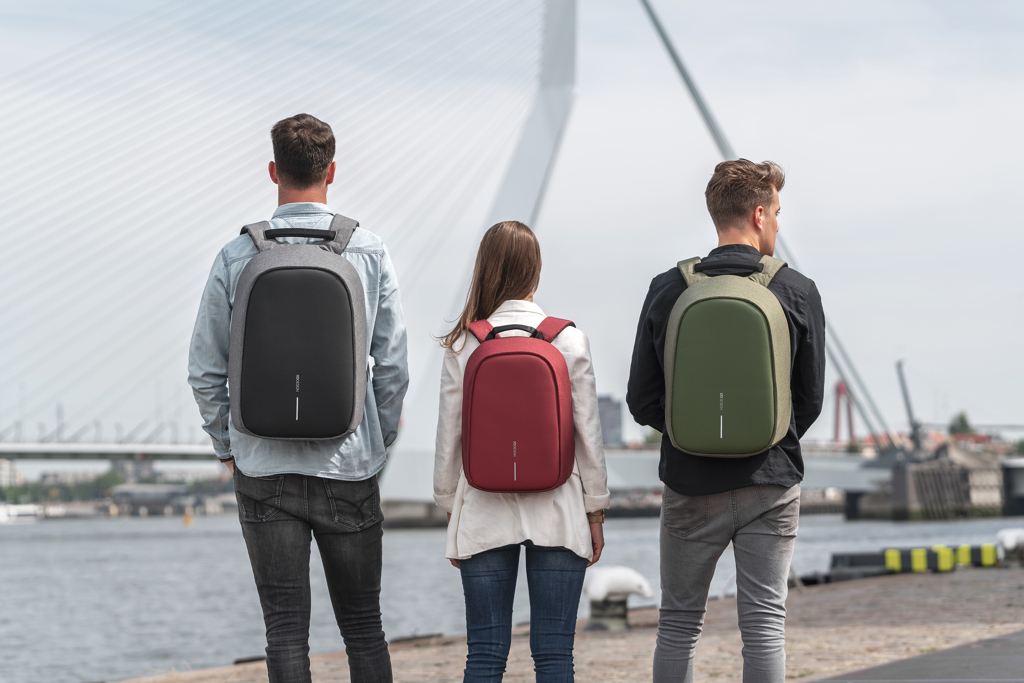 XD Design Bobby Hero Regular Anti-Diebstahl-Rucksack aus rPET mit Logodruck XD Design Bobby Hero Regular Anti-Diebstahl-Rucksack aus rPET mit Logodruck
