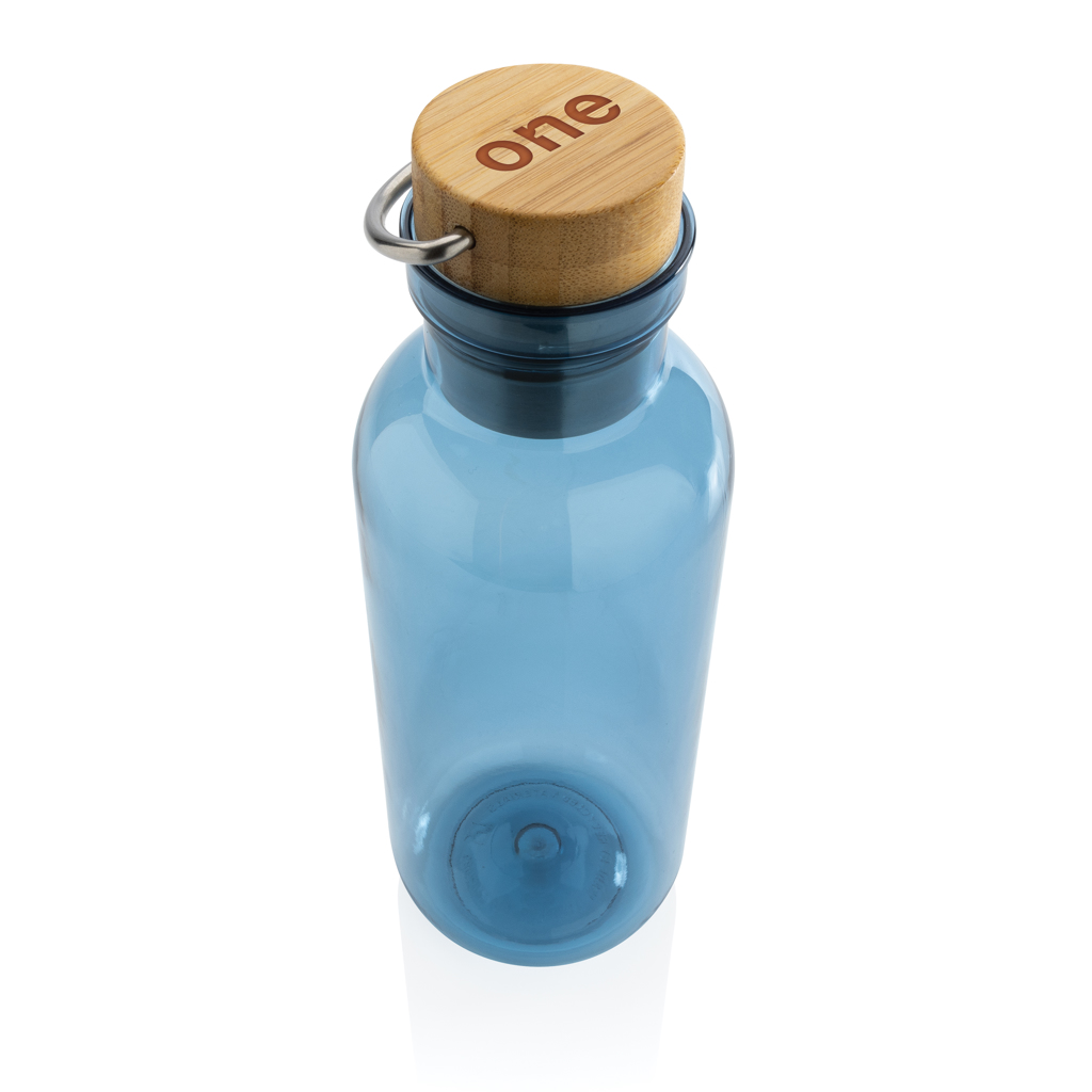 RCS rPET Trinkflasche mit FSC-Bambusdeckel und Griff, 680 ml — XD Collection RCS rPET Trinkflasche mit FSC-Bambusdeckel und Griff, 680 ml — XD Collection