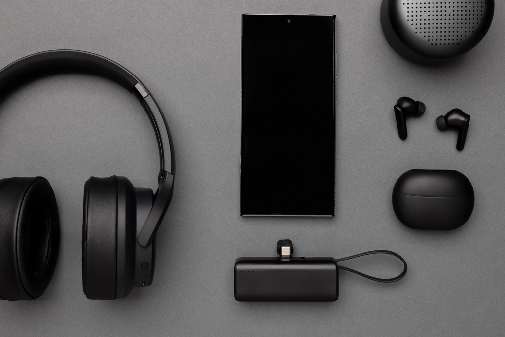 XD Collection Powerlink 3000 mAh Powerbank aus recyceltem ABS mit USB-C-Kabel XD Collection Powerlink 3000 mAh Powerbank aus recyceltem ABS mit USB-C-Kabel