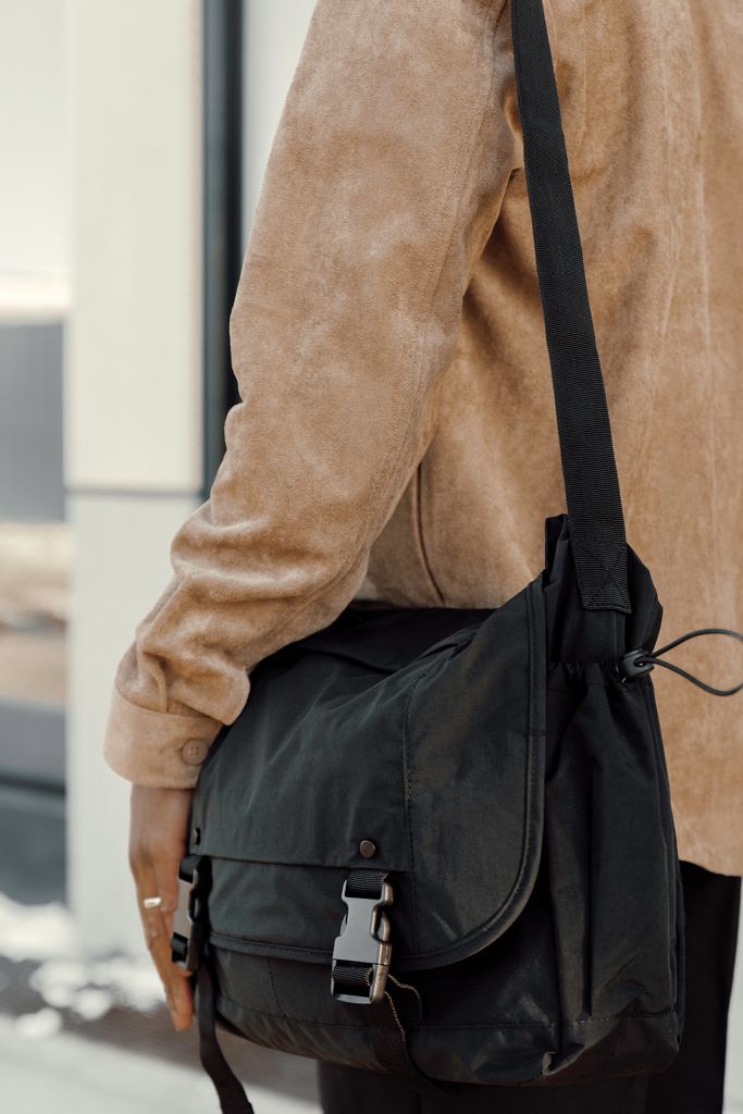 KENTO Urban Messenger Bag 15,6 Zoll aus RCS-recyceltem Nylon KENTO Urban Messenger Bag 15,6 Zoll aus RCS-recyceltem Nylon