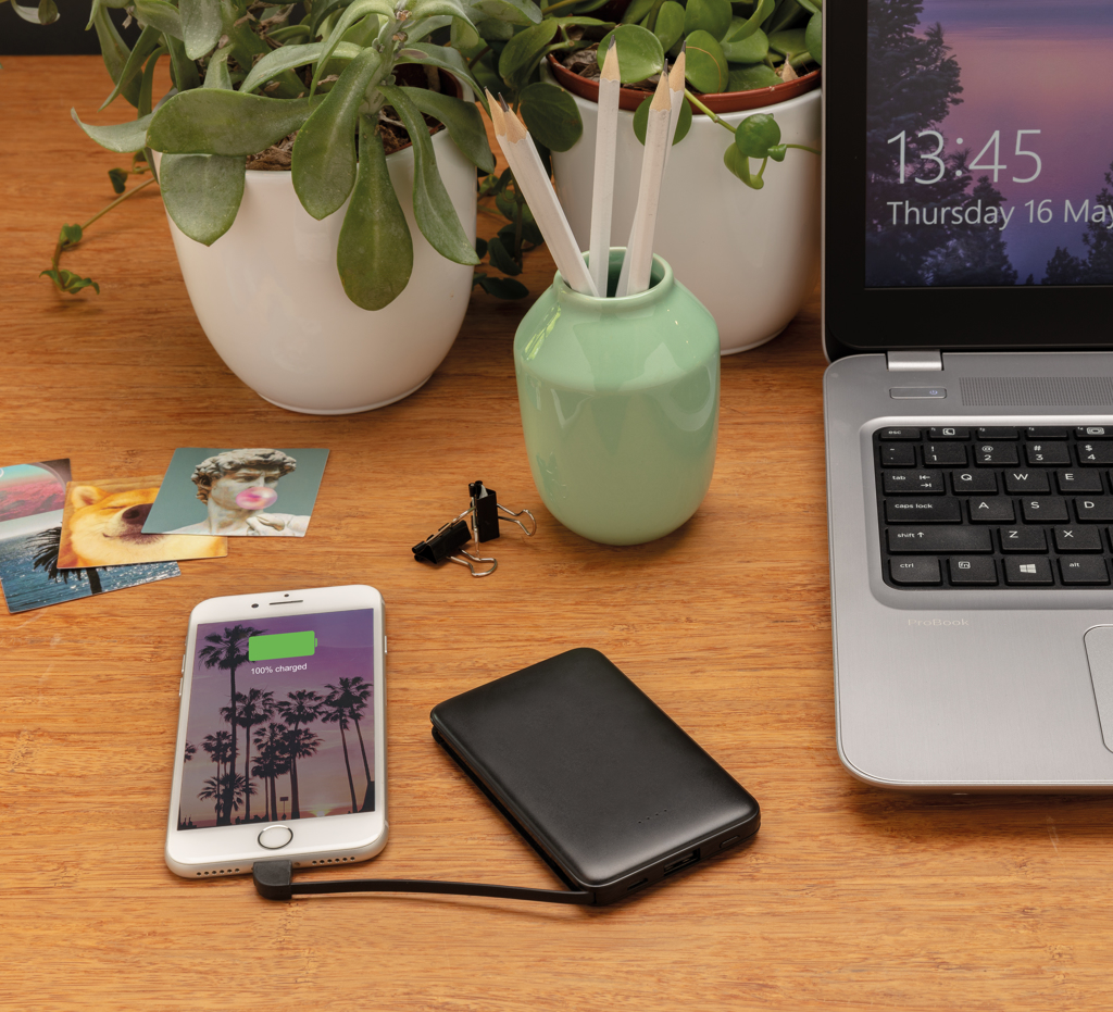 XD Collection 5.000 mAh Powerbank P322 mit 3 integrierten Kabeln – als Werbegeschenk bedruckbar XD Collection 5.000 mAh Powerbank P322 mit 3 integrierten Kabeln – als Werbegeschenk bedruckbar